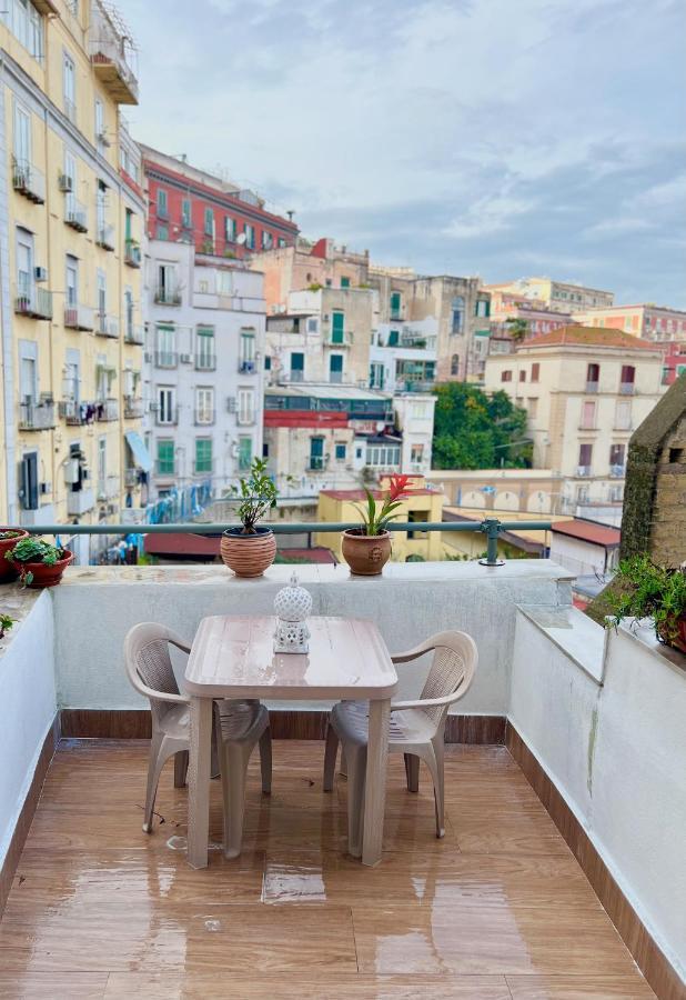 Appartement La Casa Di Marty à Naples Extérieur photo