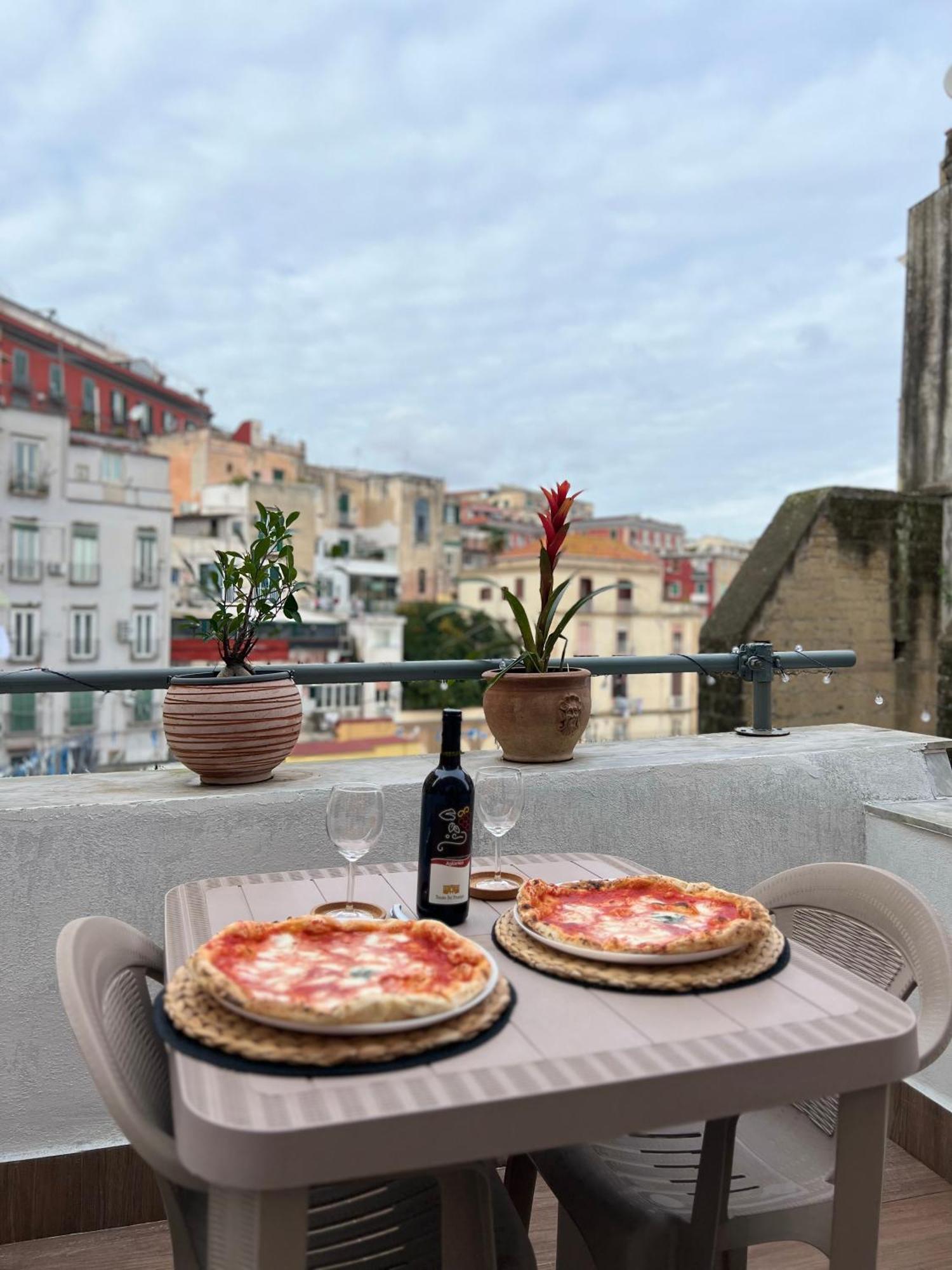 Appartement La Casa Di Marty à Naples Extérieur photo