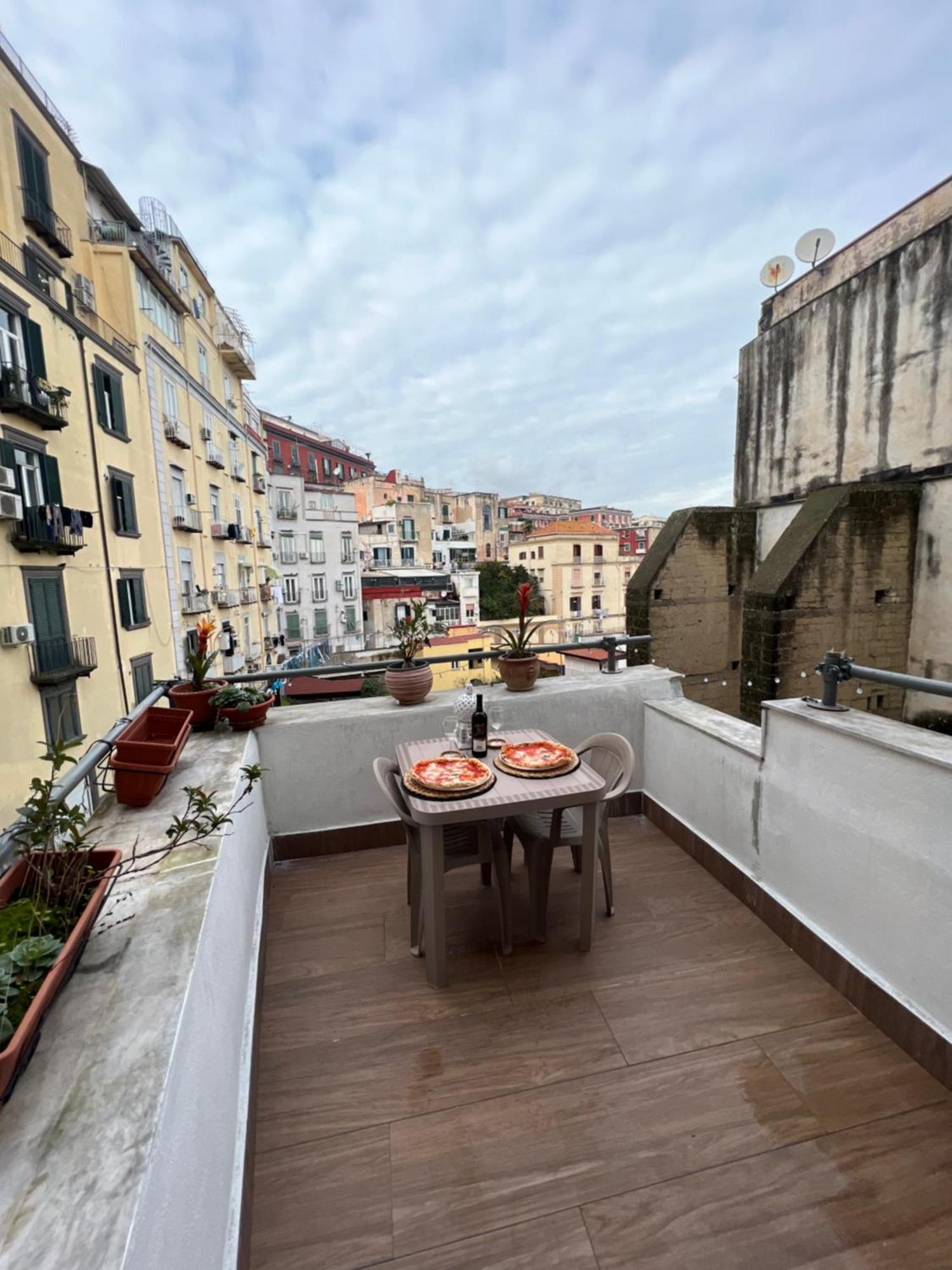 Appartement La Casa Di Marty à Naples Extérieur photo